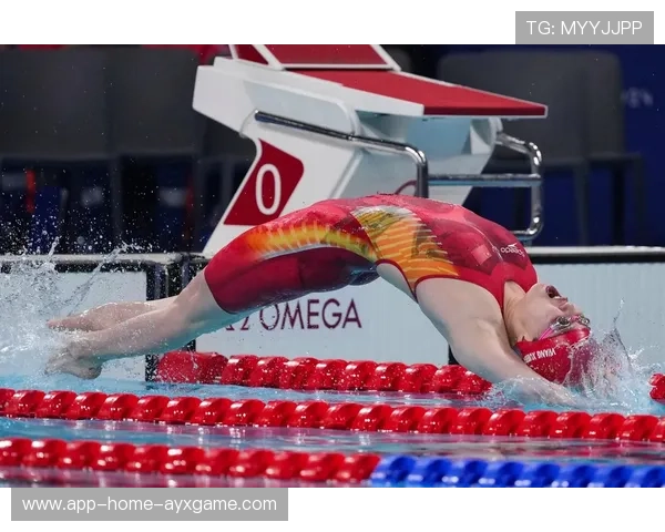 全红婵压水花入水近乎完美再次夺目