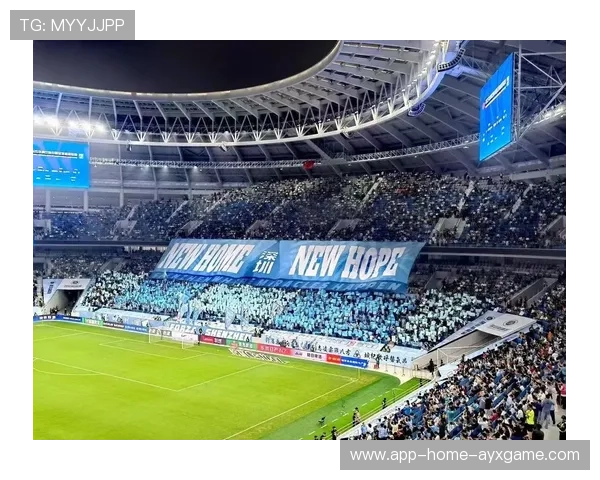 深圳新鹏城的突破停球处理相当娴熟