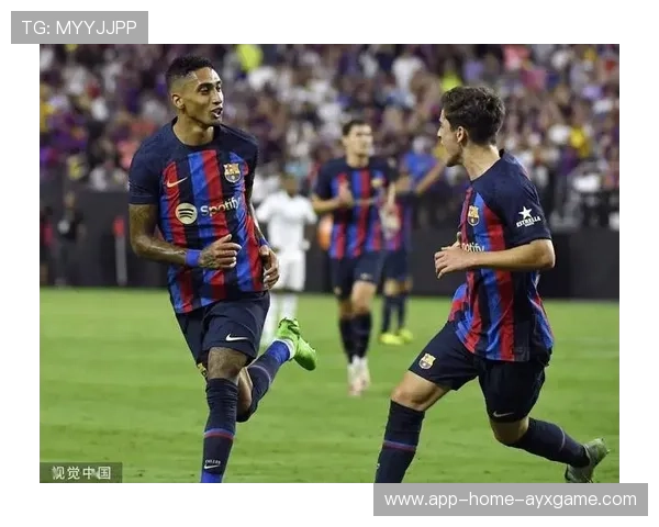 拉菲尼亚远射直挂死角：那一脚让岁月定格的美妙瞬间